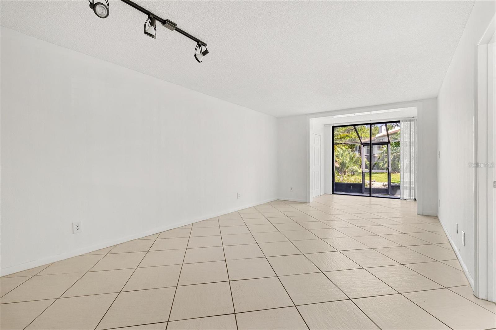 1998 BLUE HAWK CT #1614