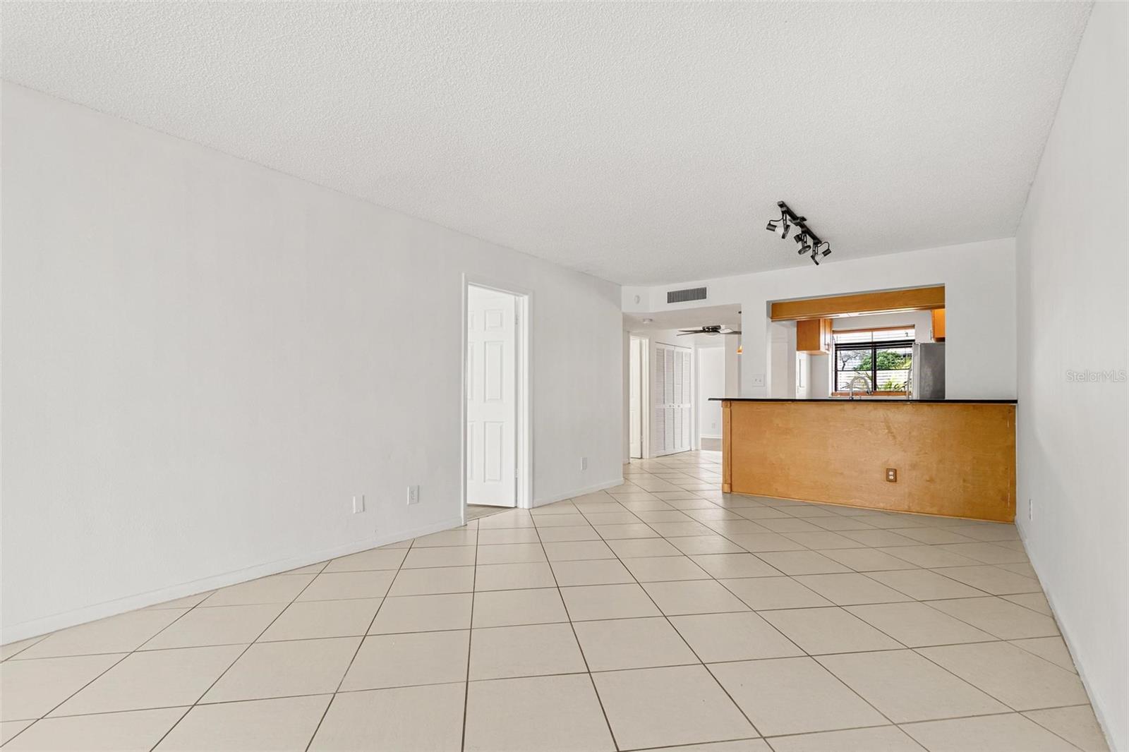 1998 BLUE HAWK CT #1614