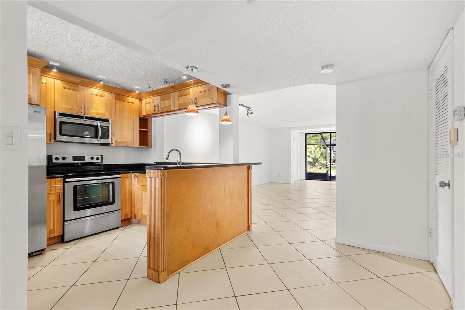 1998 BLUE HAWK CT #1614