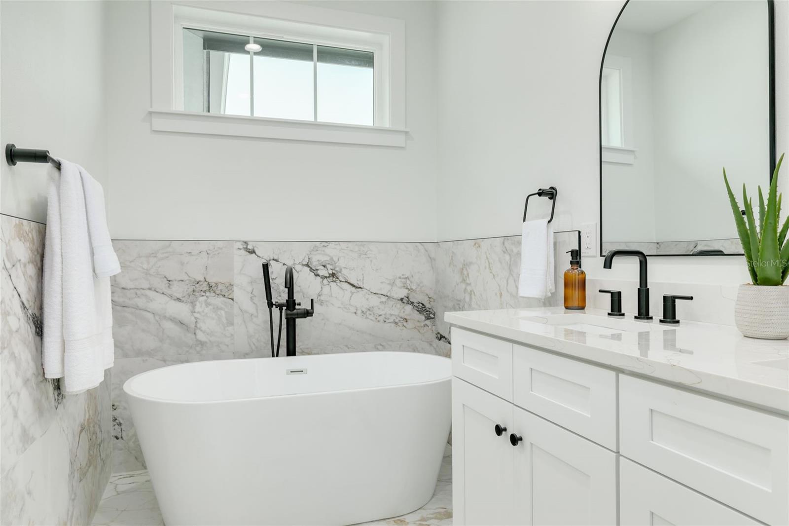 1711 MASSACHUSETTS AVE NE