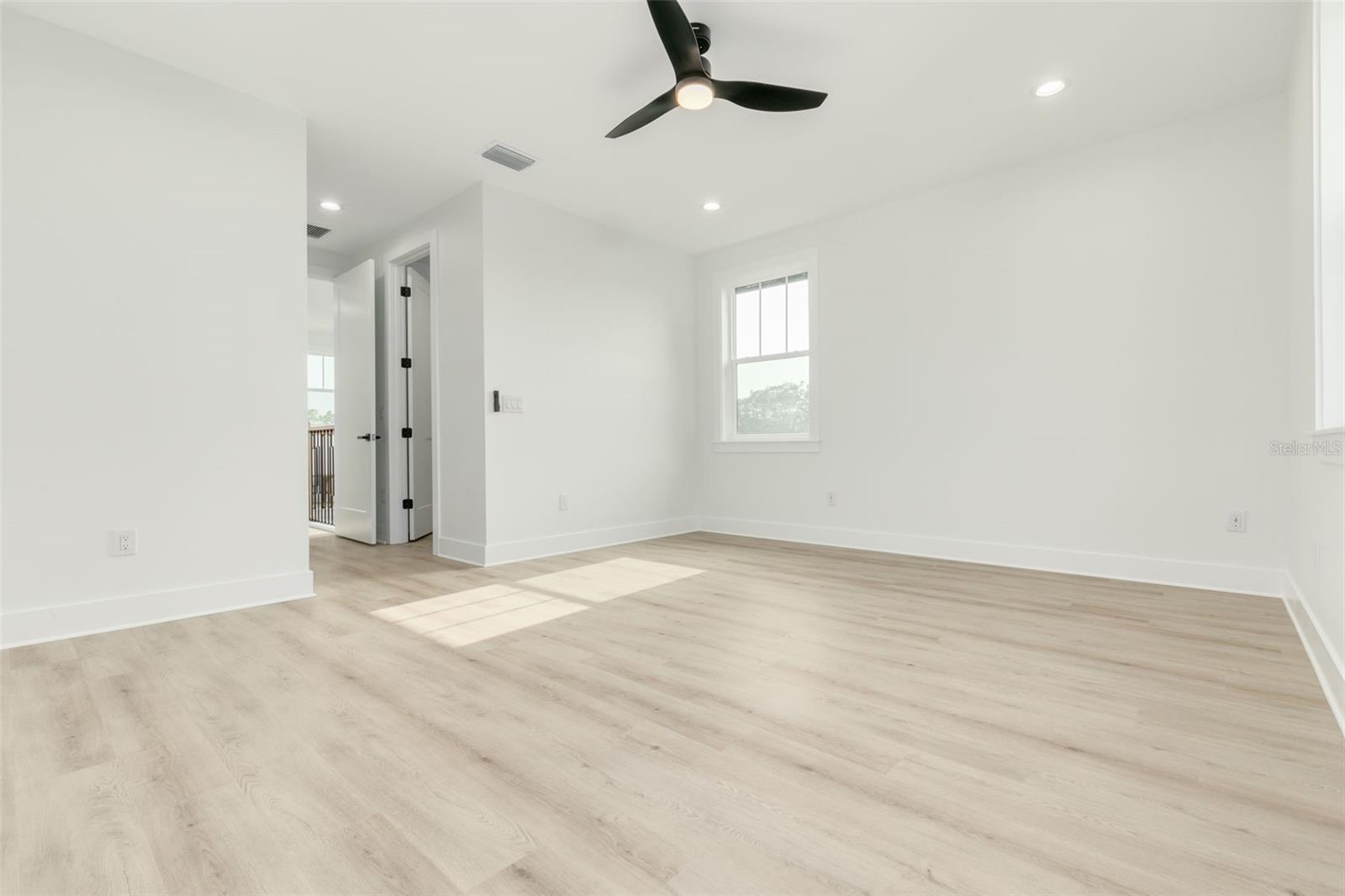 1711 MASSACHUSETTS AVE NE