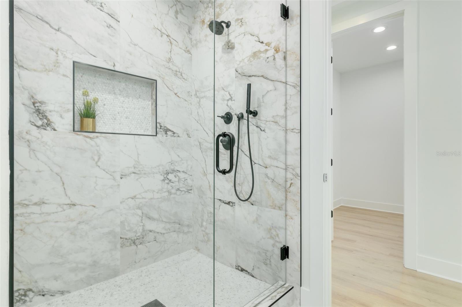 1711 MASSACHUSETTS AVE NE