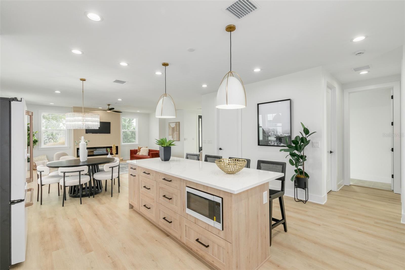 1711 MASSACHUSETTS AVE NE