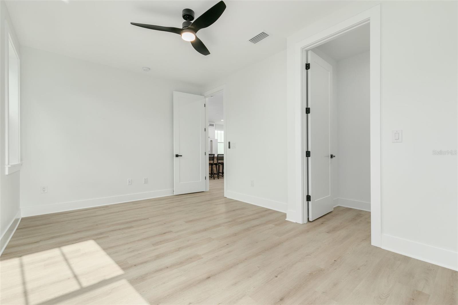 1711 MASSACHUSETTS AVE NE