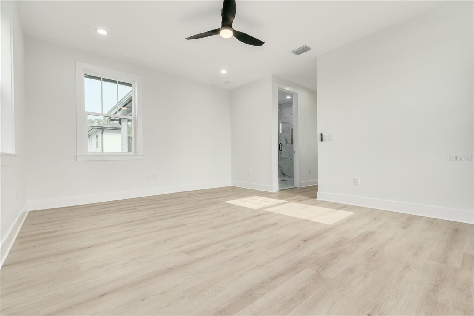 1711 MASSACHUSETTS AVE NE