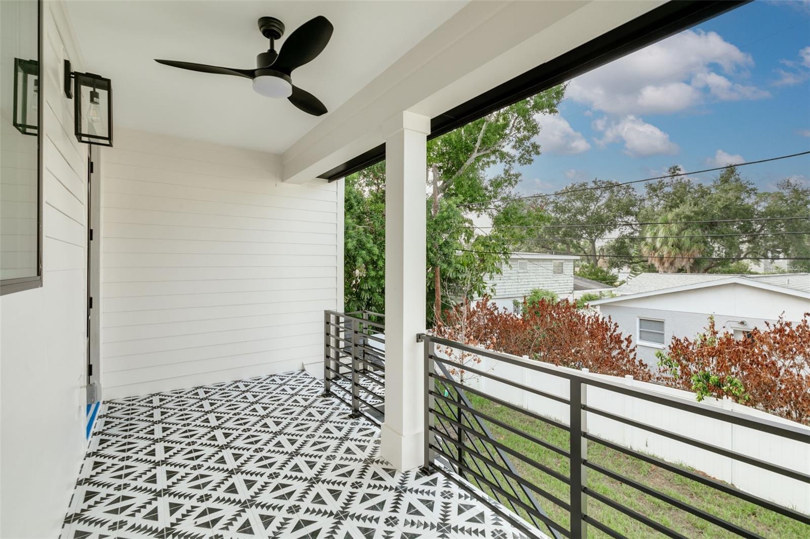 1711 MASSACHUSETTS AVE NE