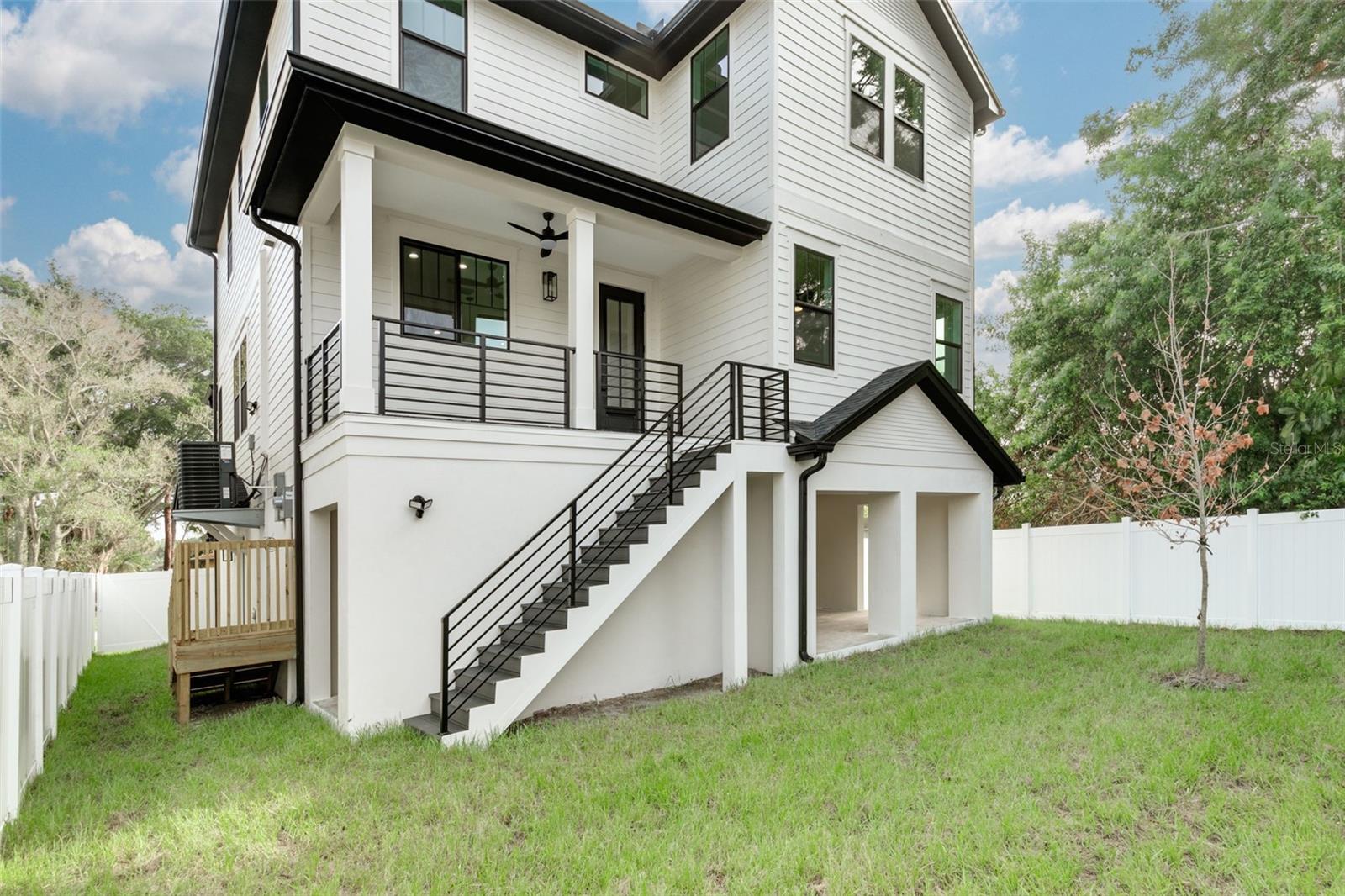 1711 MASSACHUSETTS AVE NE