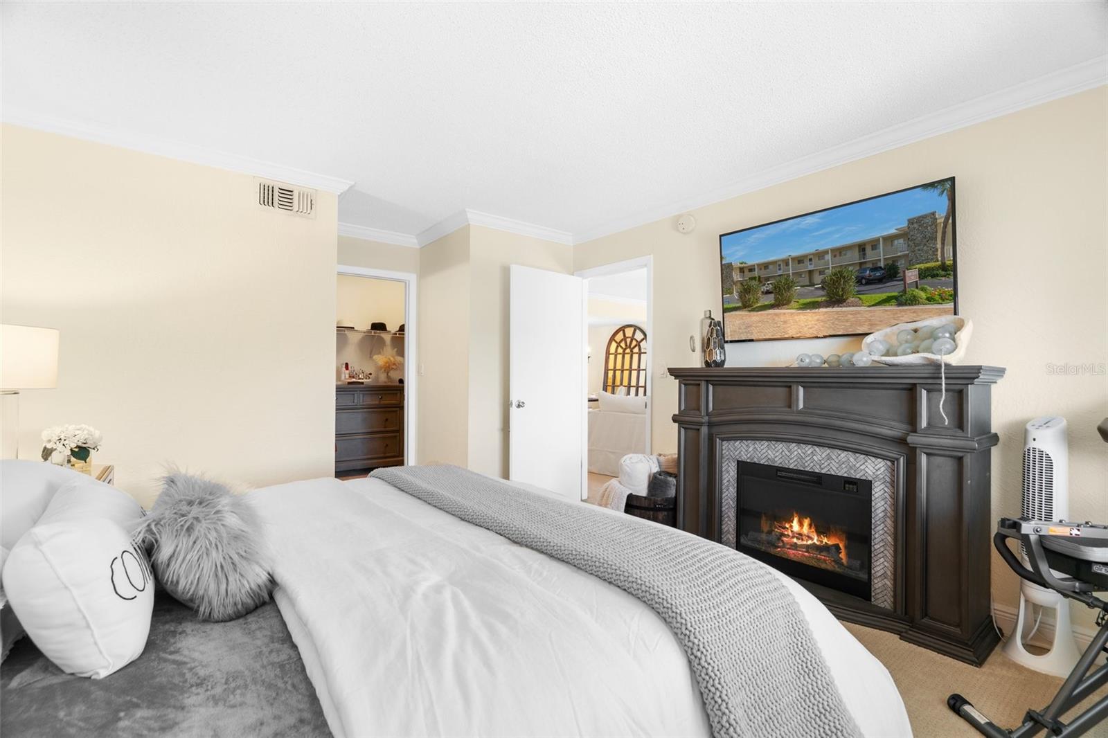 1361 SNELL ISLE BLVD NE #6