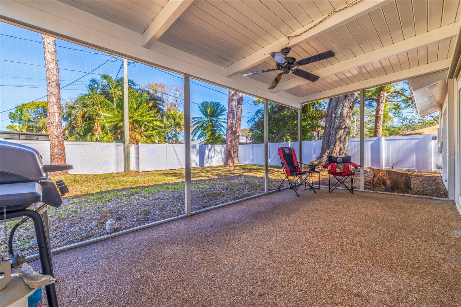 1545 N DAKOTA AVE NE