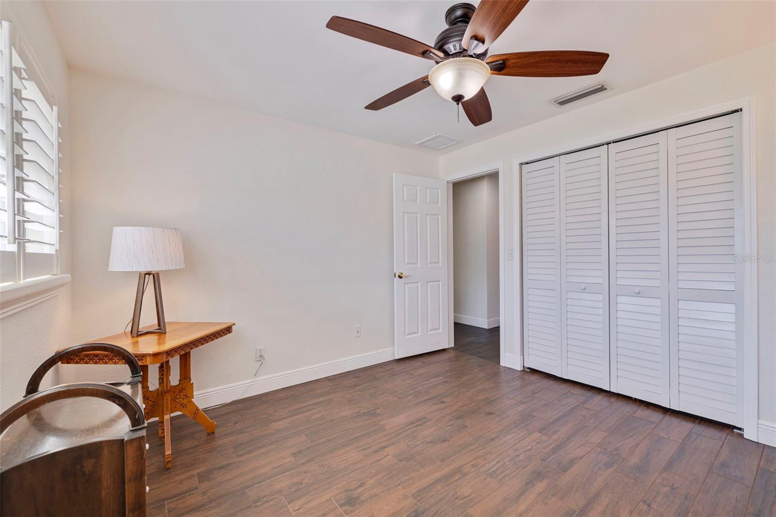 1545 N DAKOTA AVE NE