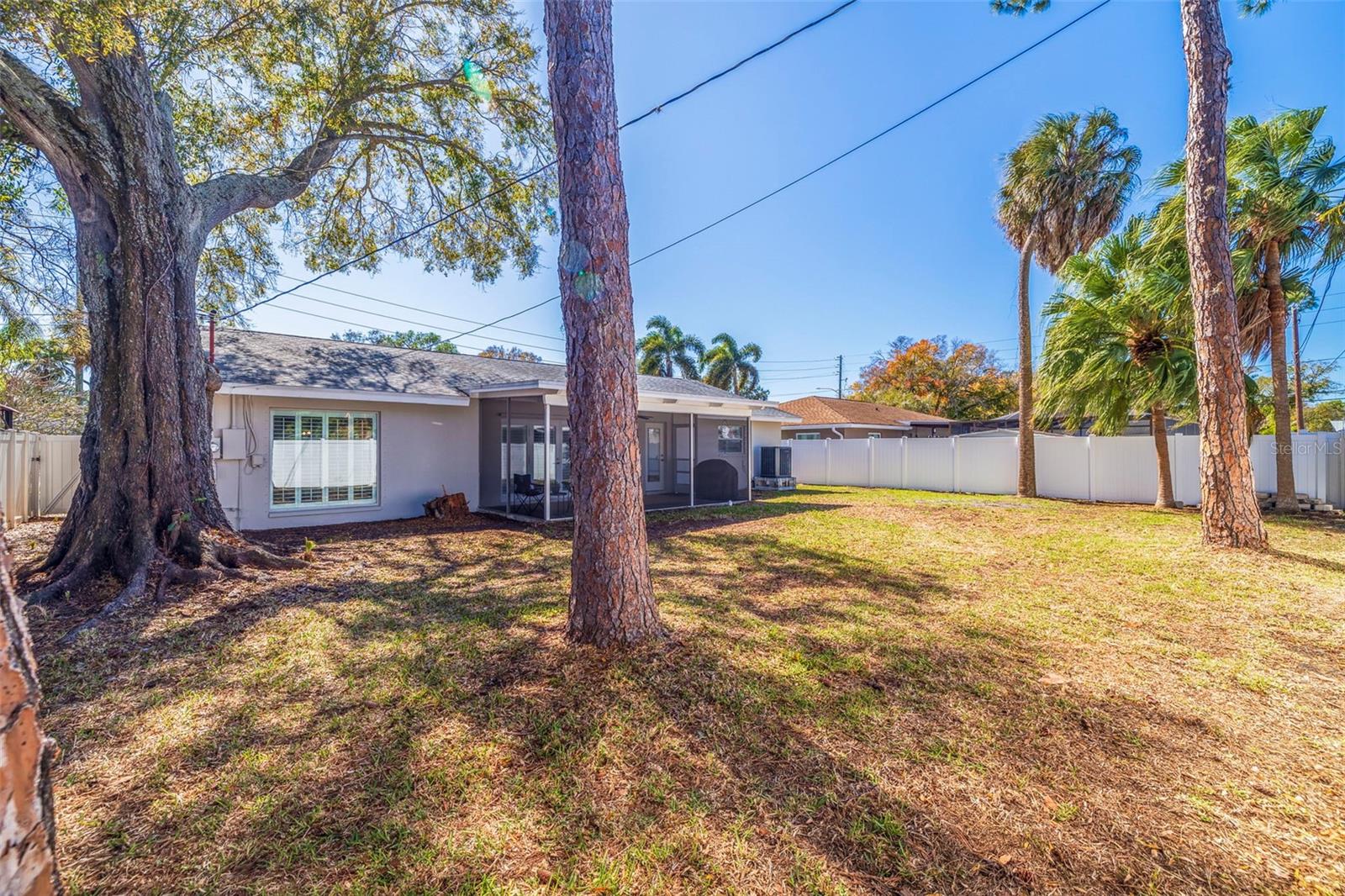 1545 N DAKOTA AVE NE