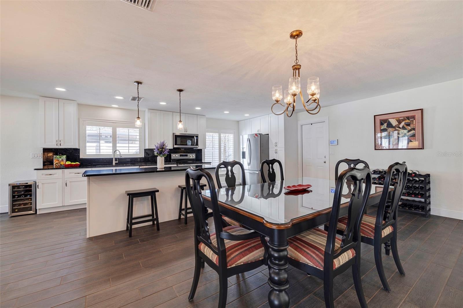 1545 N DAKOTA AVE NE