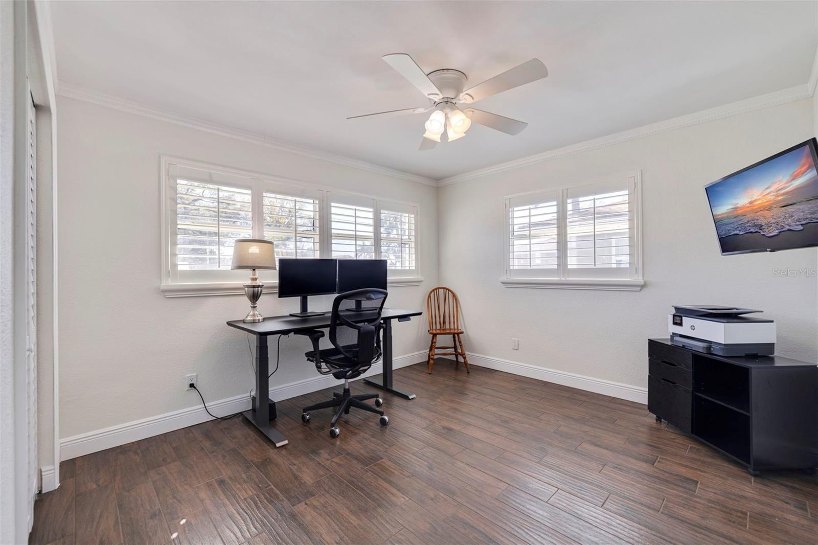 1545 N DAKOTA AVE NE