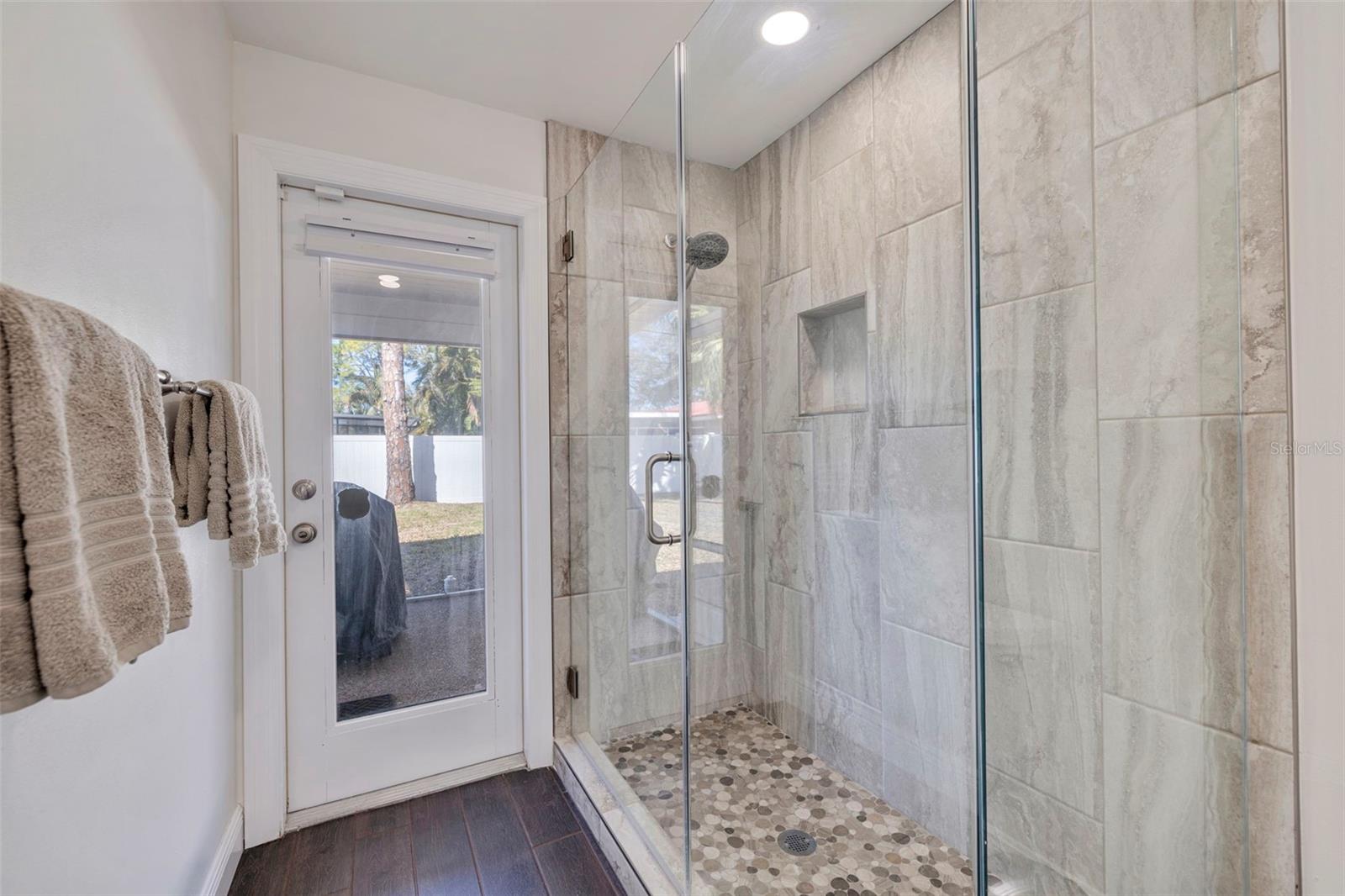 1545 N DAKOTA AVE NE