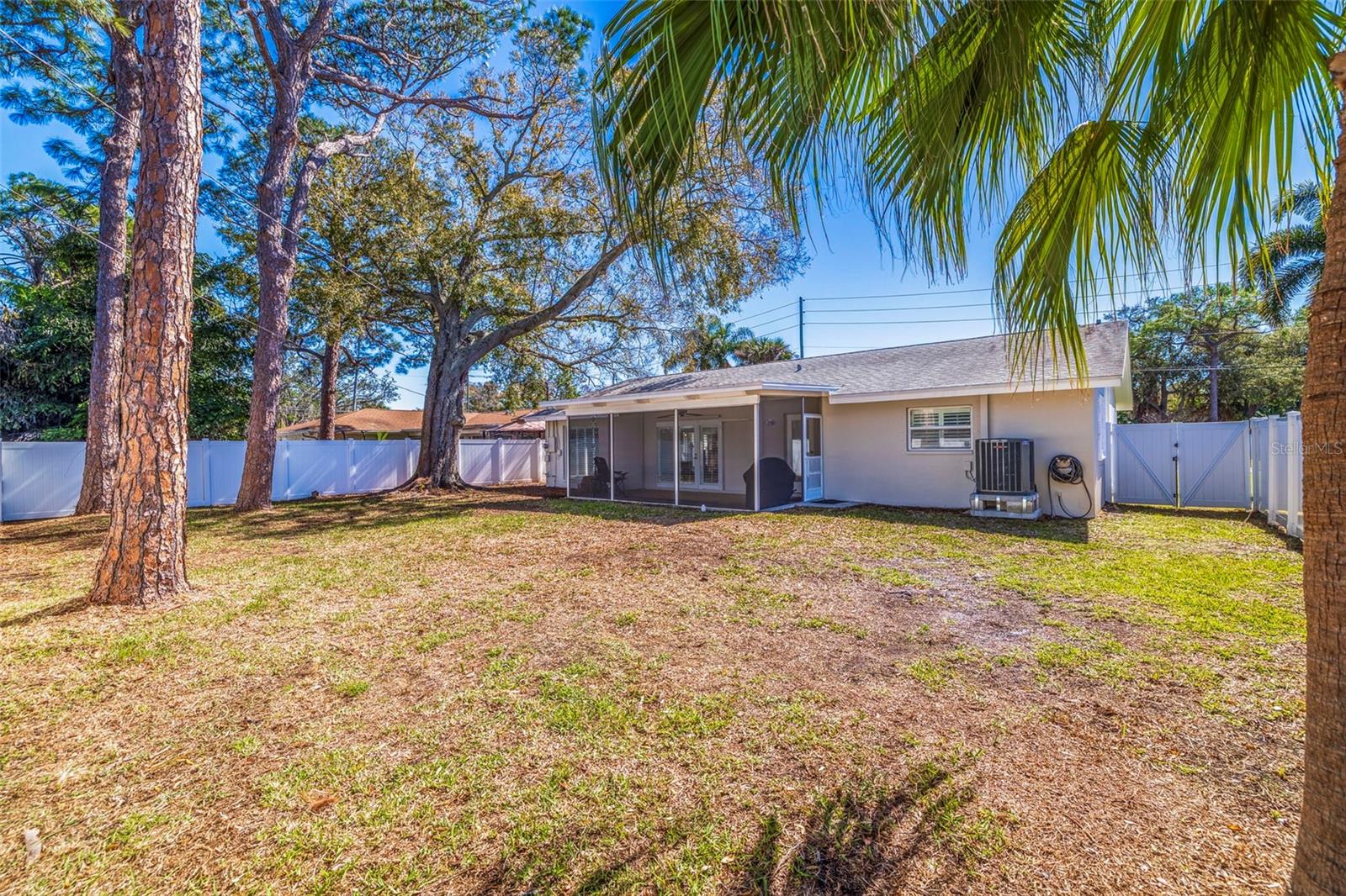 1545 N DAKOTA AVE NE