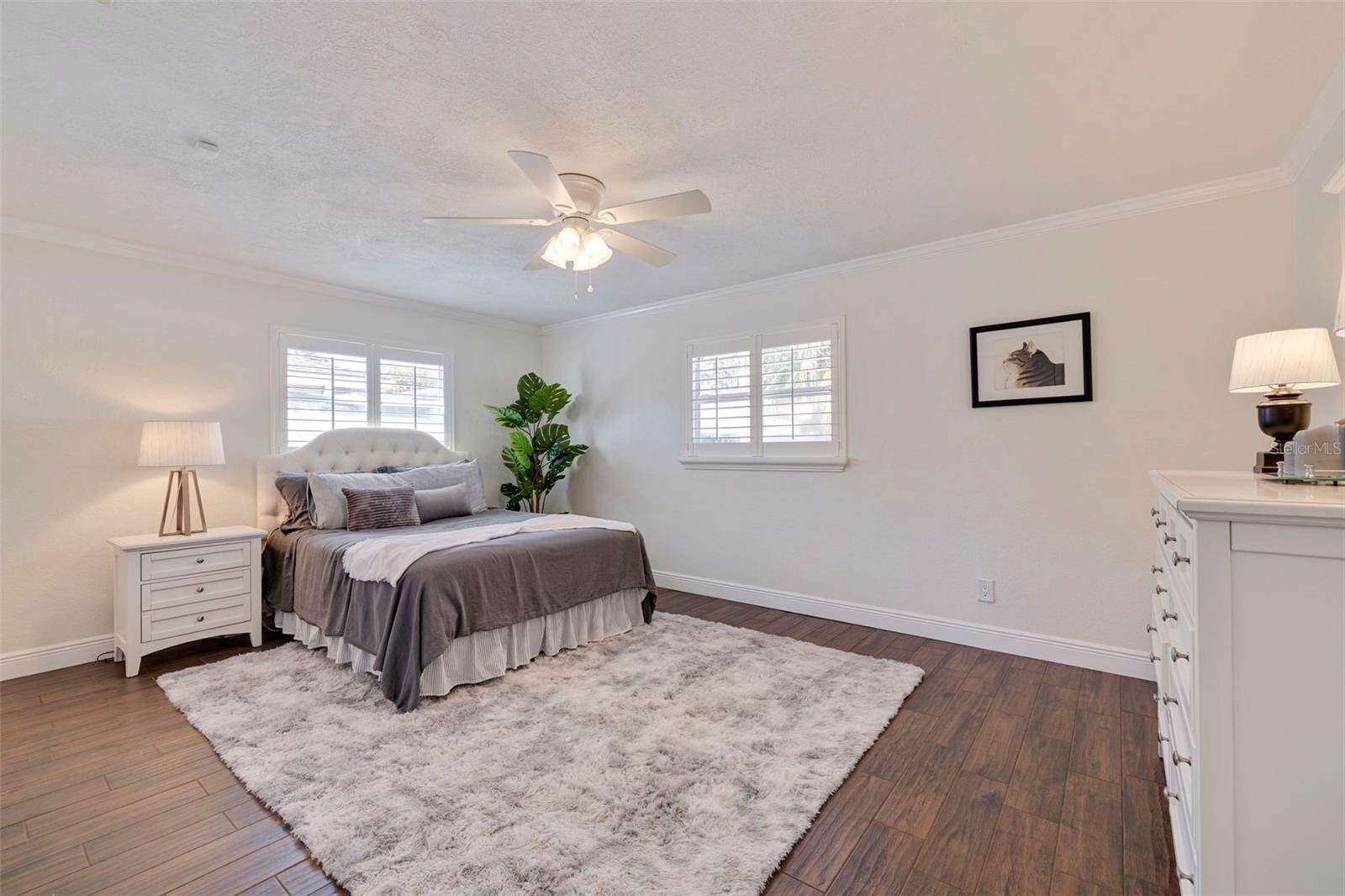 1545 N DAKOTA AVE NE