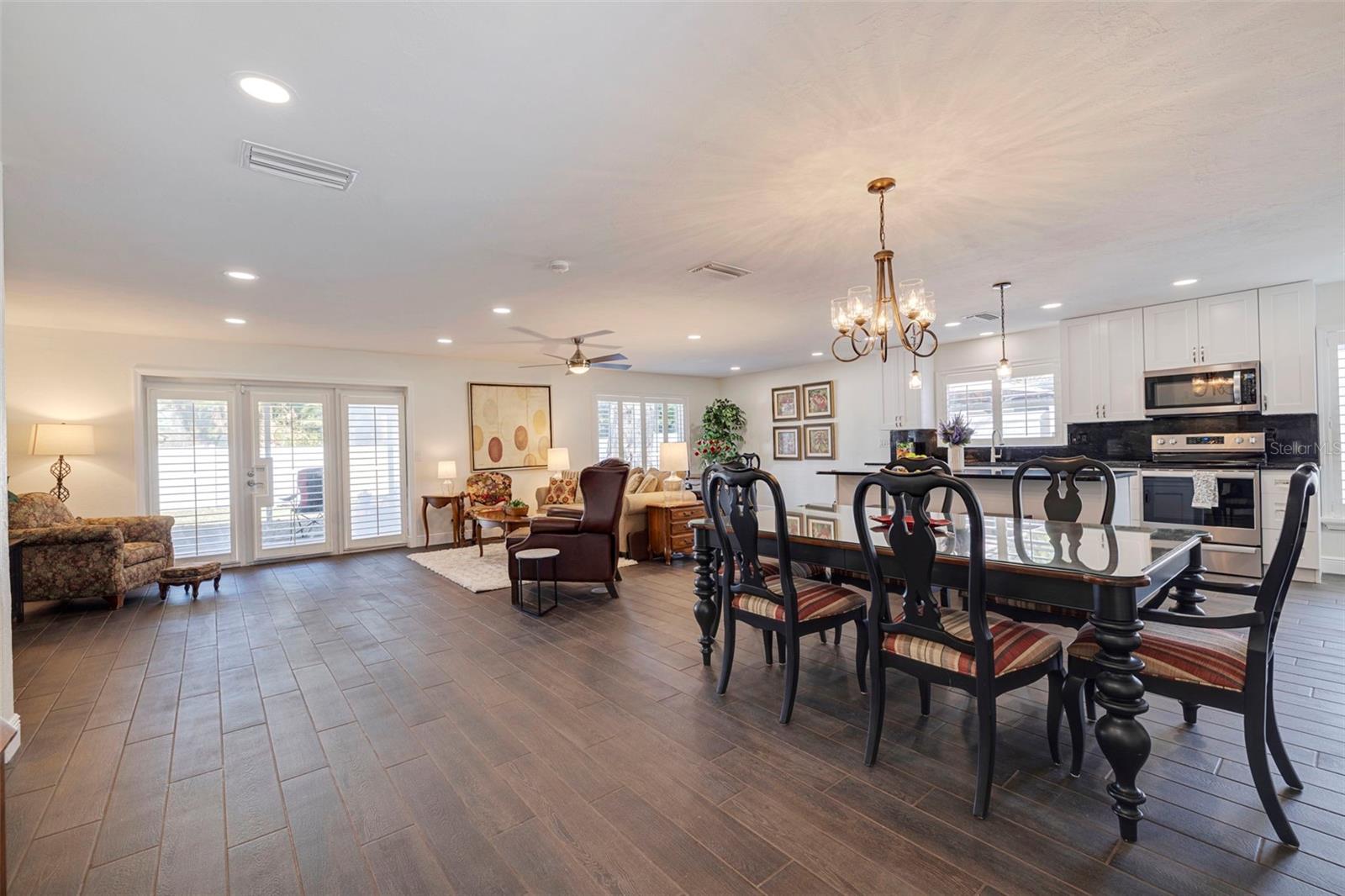 1545 N DAKOTA AVE NE