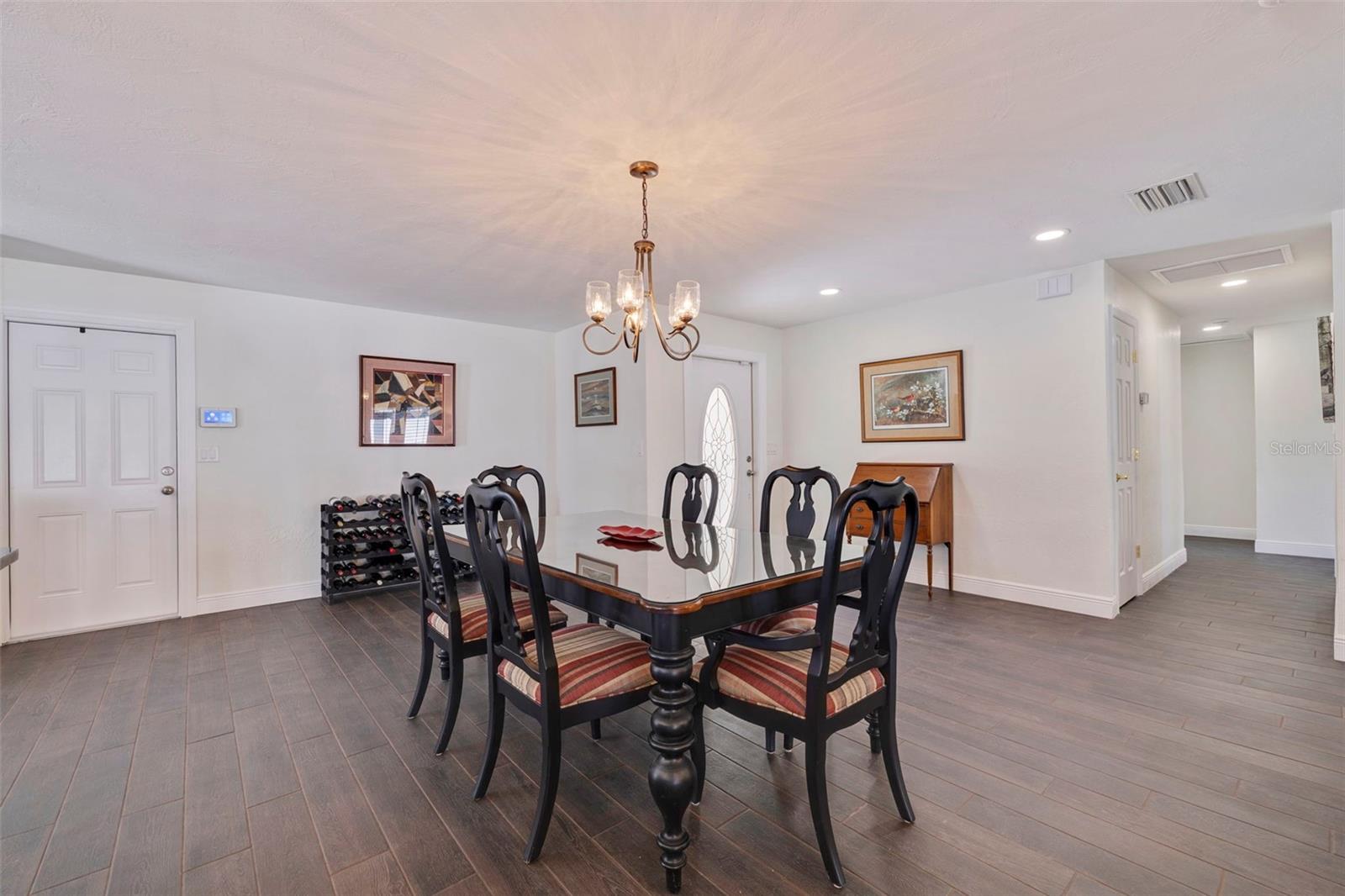 1545 N DAKOTA AVE NE