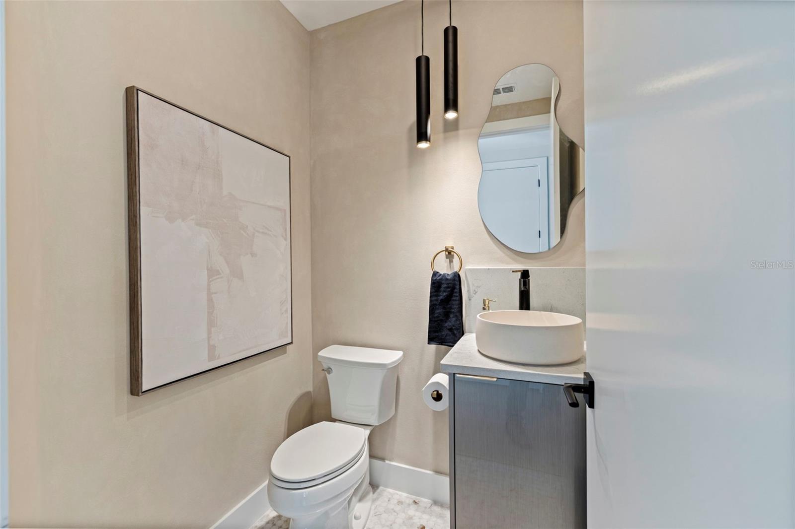 1735 MASSACHUSETTS AVE NE