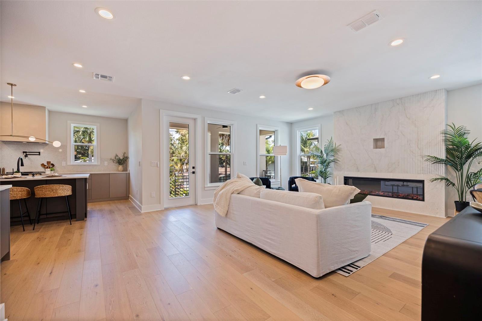 1735 MASSACHUSETTS AVE NE