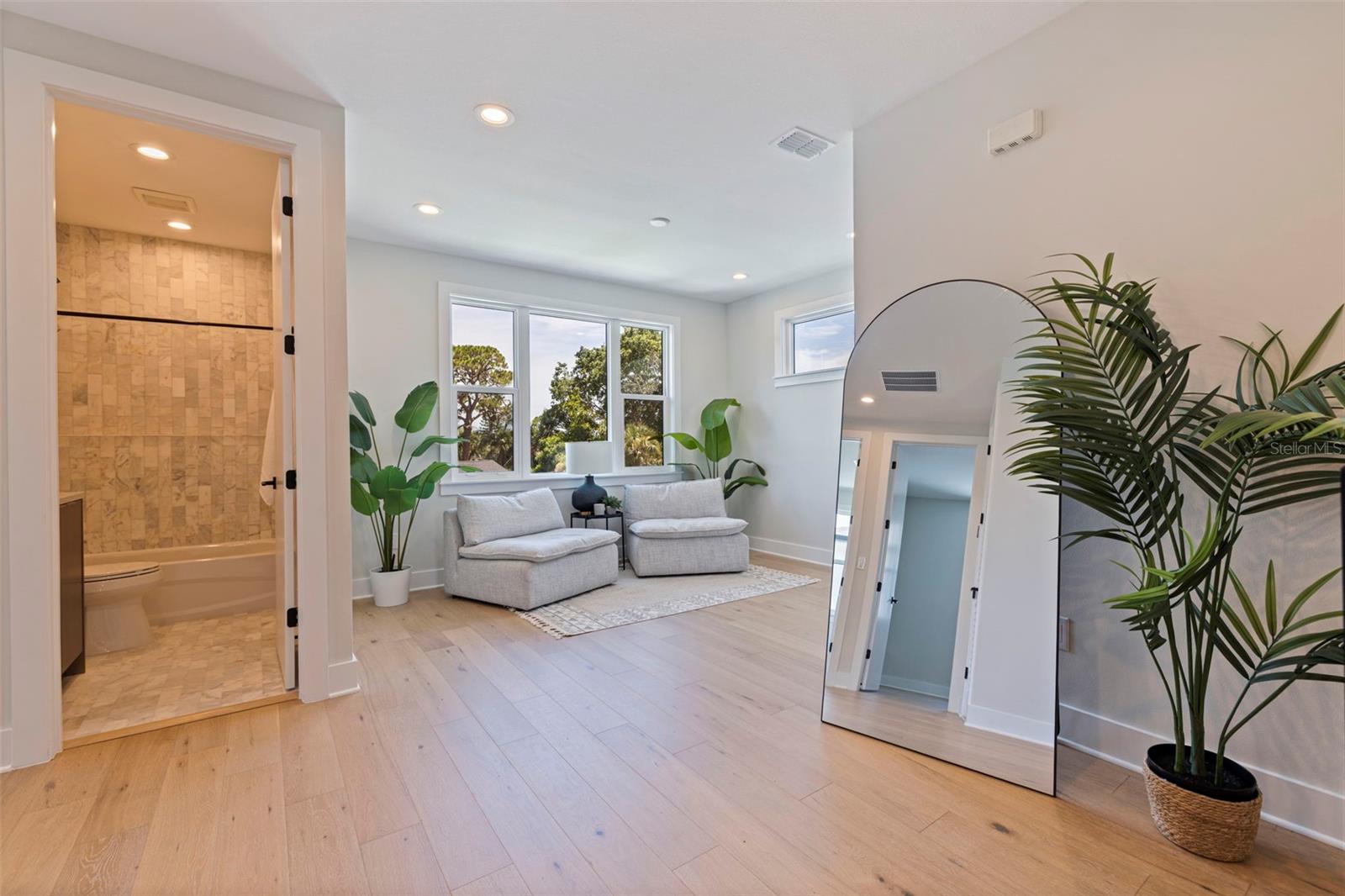 1735 MASSACHUSETTS AVE NE