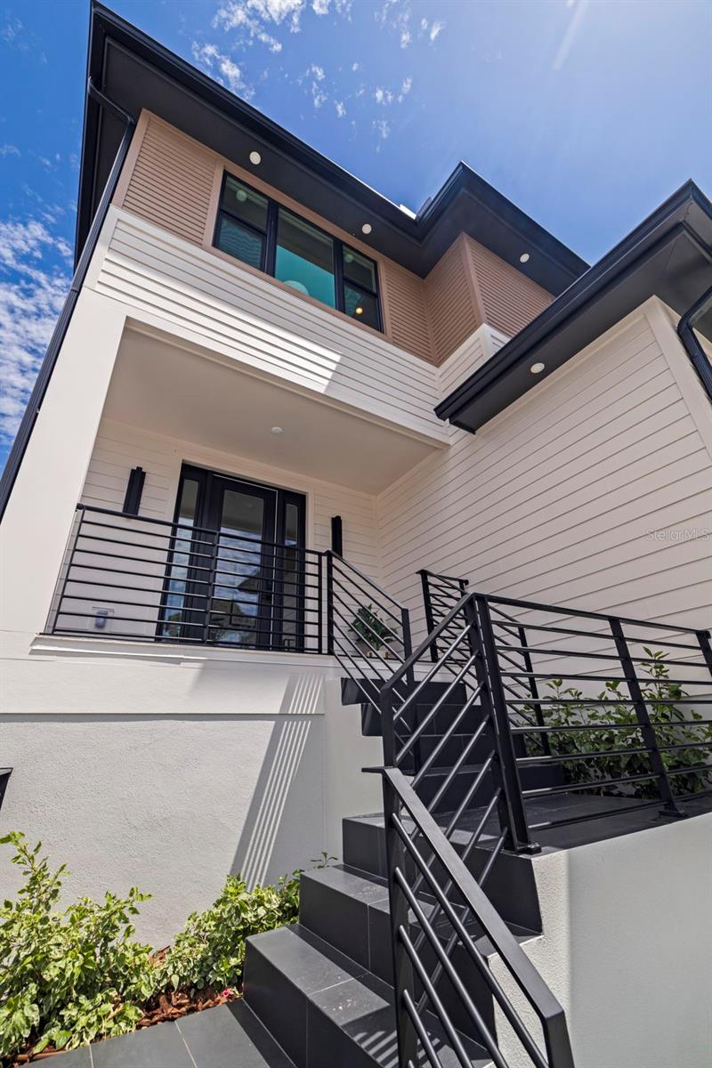 1735 MASSACHUSETTS AVE NE