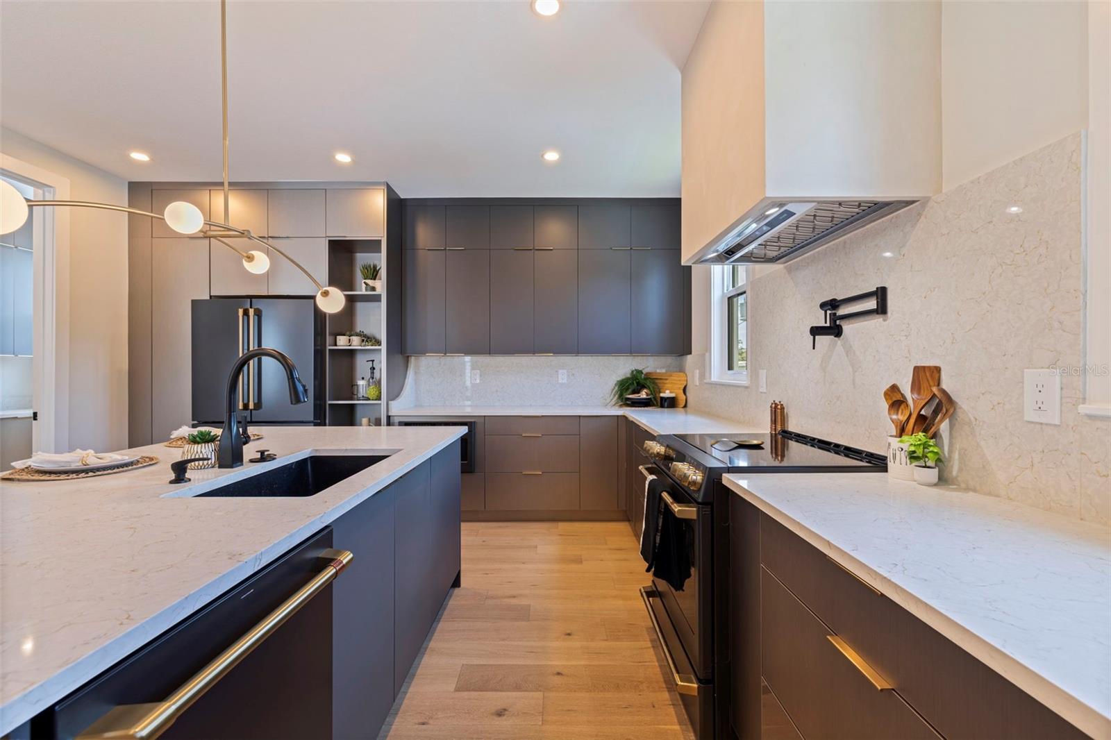 1735 MASSACHUSETTS AVE NE