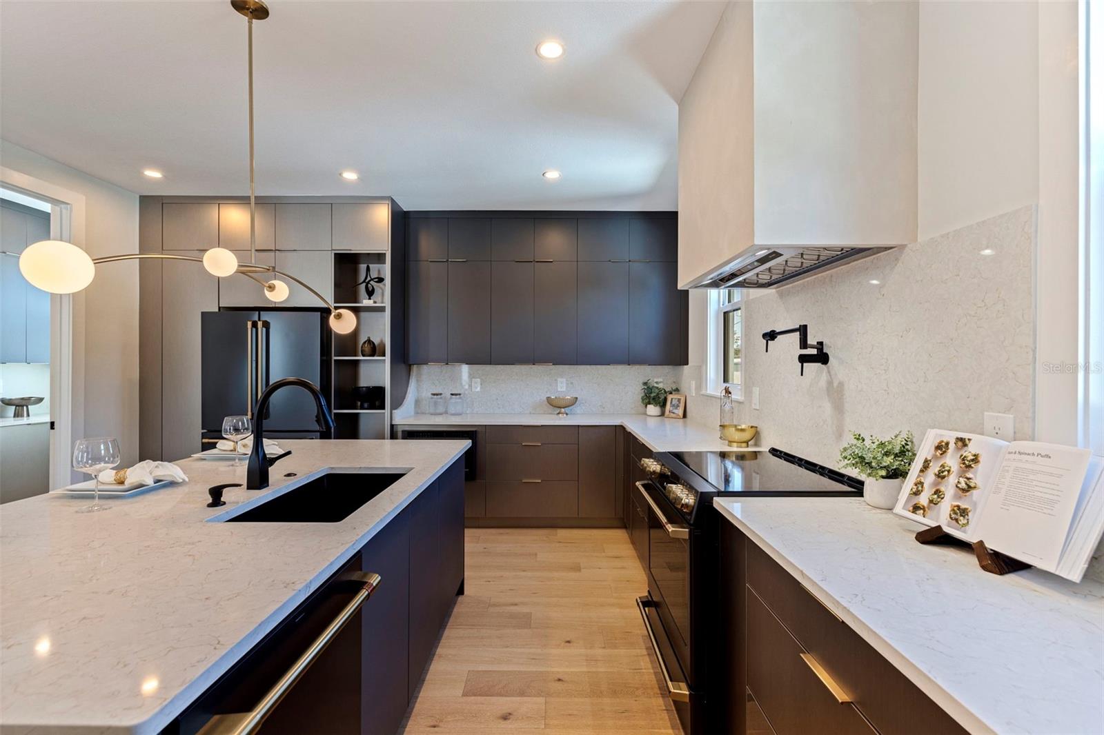 1735 MASSACHUSETTS AVE NE