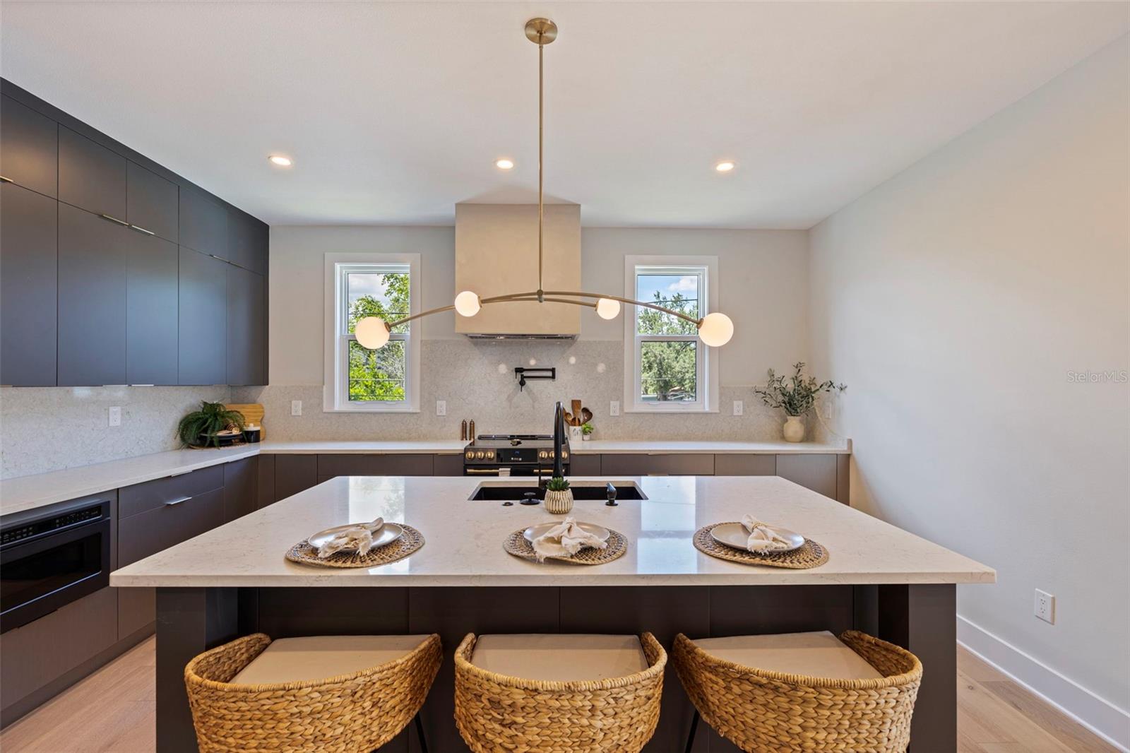 1735 MASSACHUSETTS AVE NE