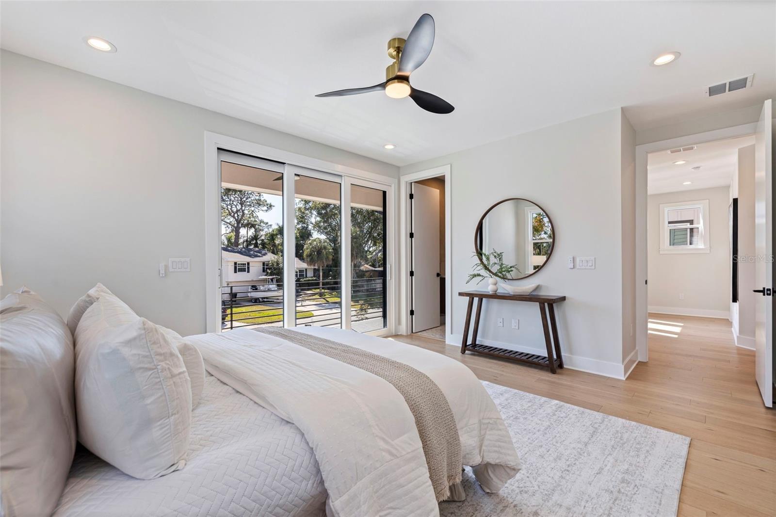 1735 MASSACHUSETTS AVE NE