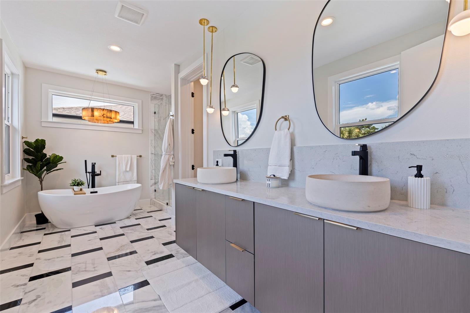 1735 MASSACHUSETTS AVE NE