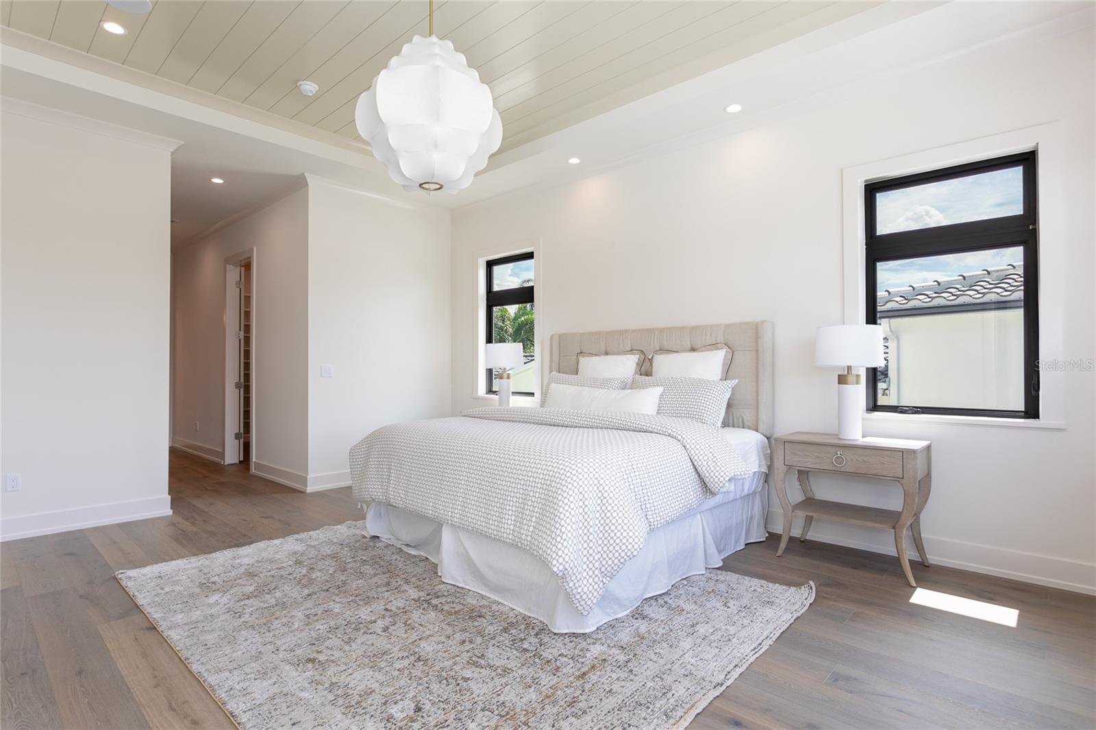 1254 CORDOVA BLVD NE