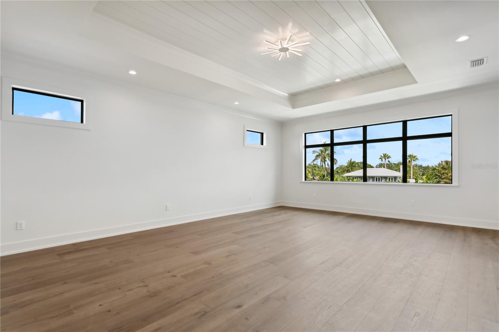 1254 CORDOVA BLVD NE