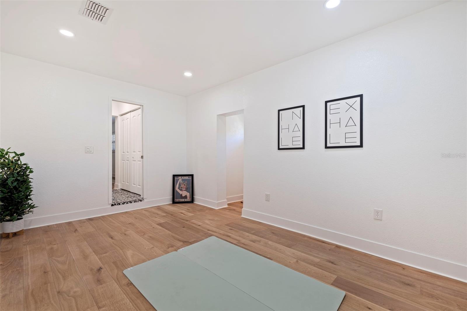 4134 HUNTINGTON ST NE