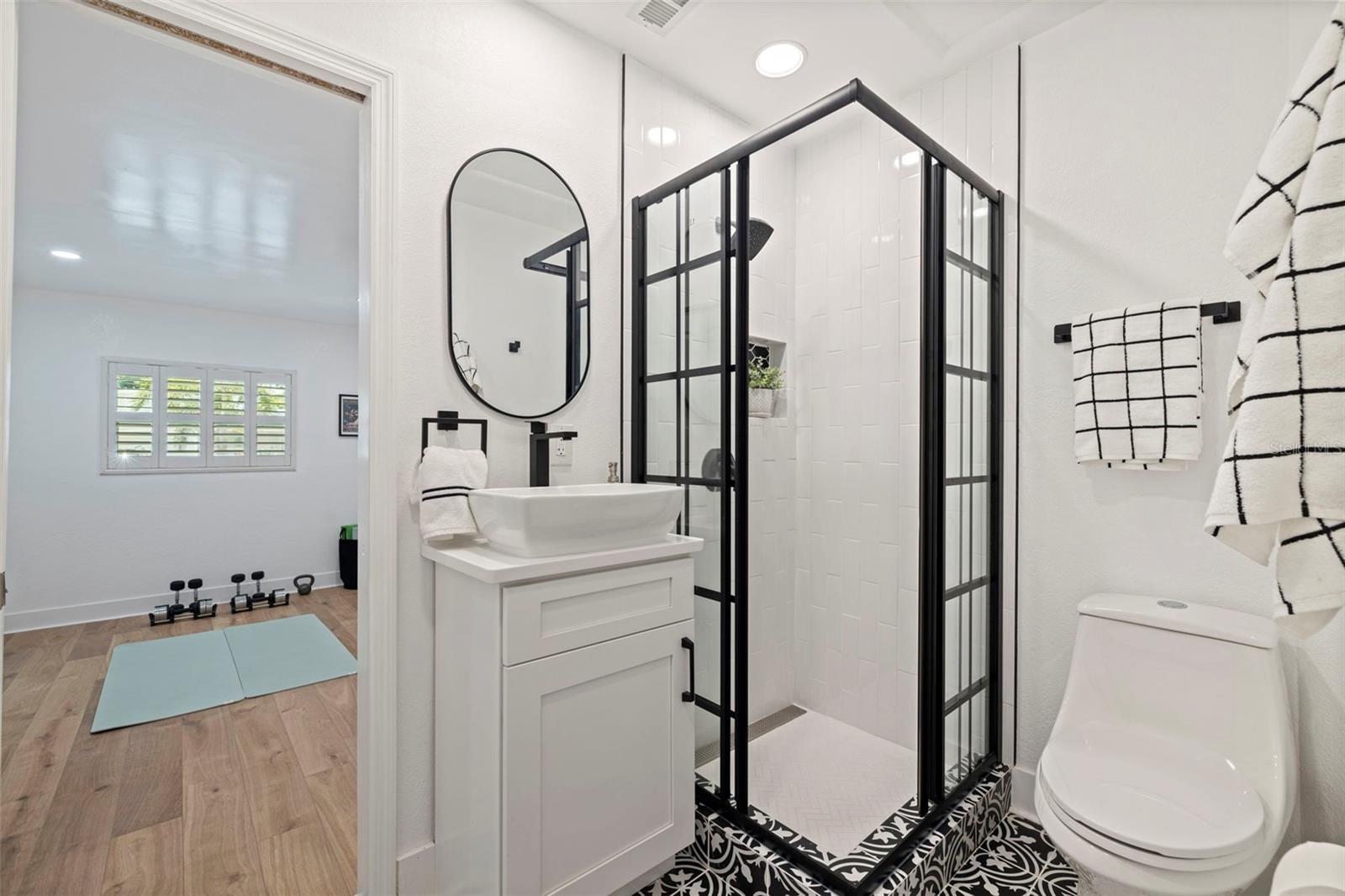 4134 HUNTINGTON ST NE