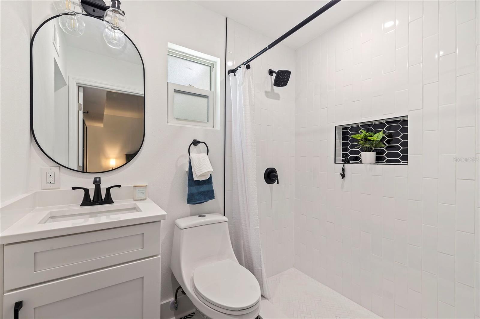 4134 HUNTINGTON ST NE