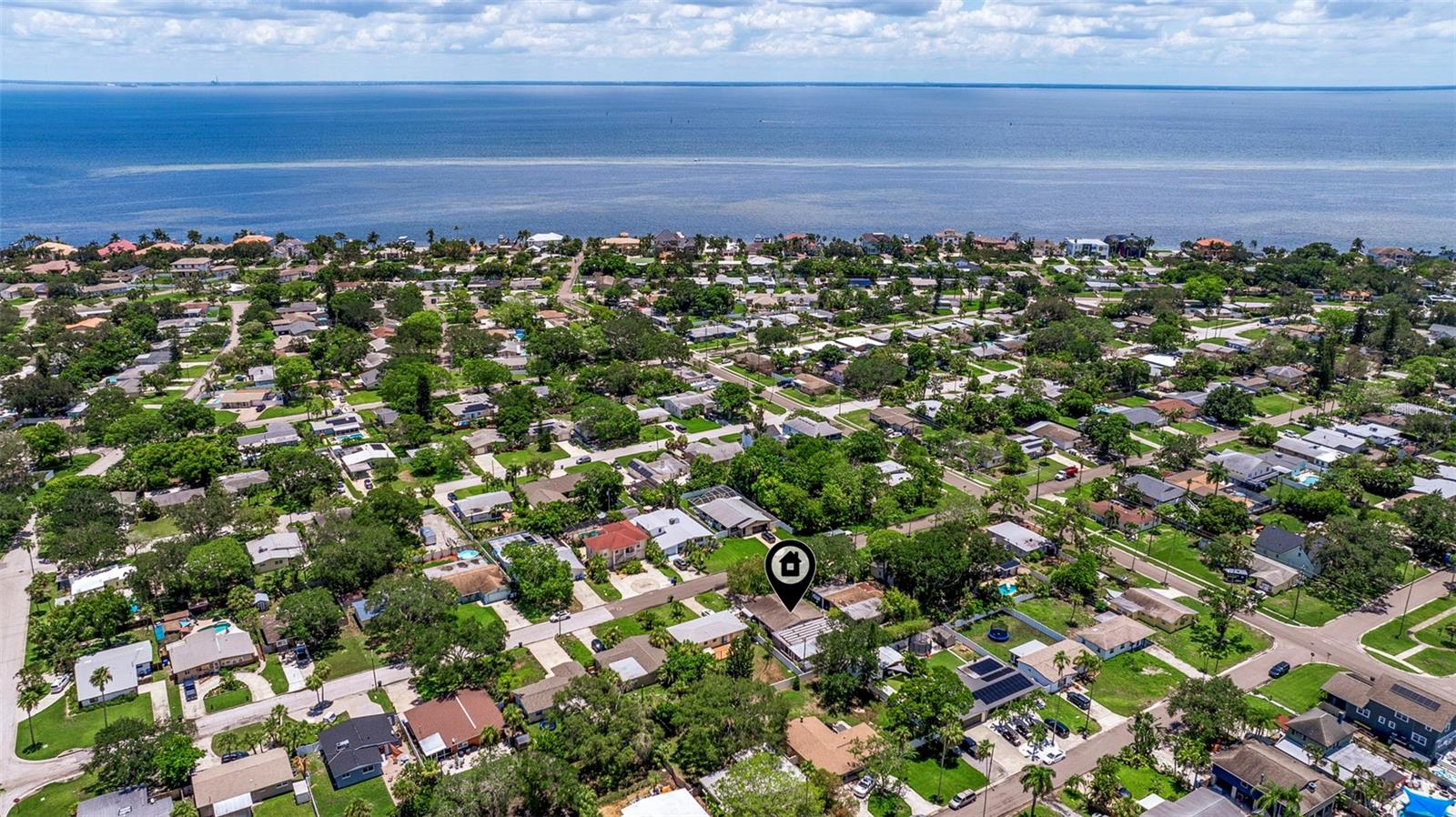 4134 HUNTINGTON ST NE