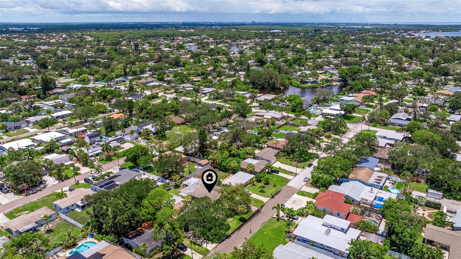 4134 HUNTINGTON ST NE