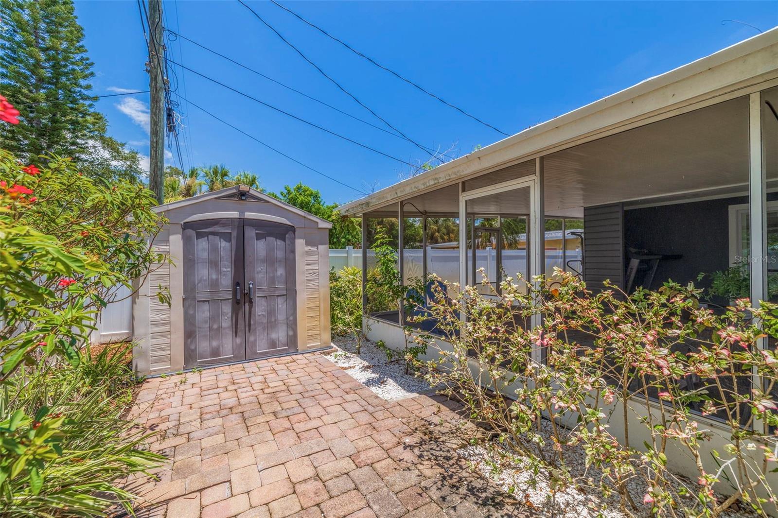 4134 HUNTINGTON ST NE