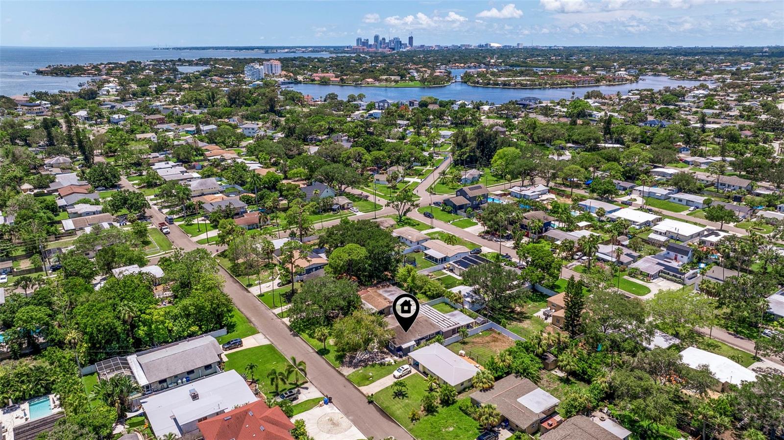 4134 HUNTINGTON ST NE