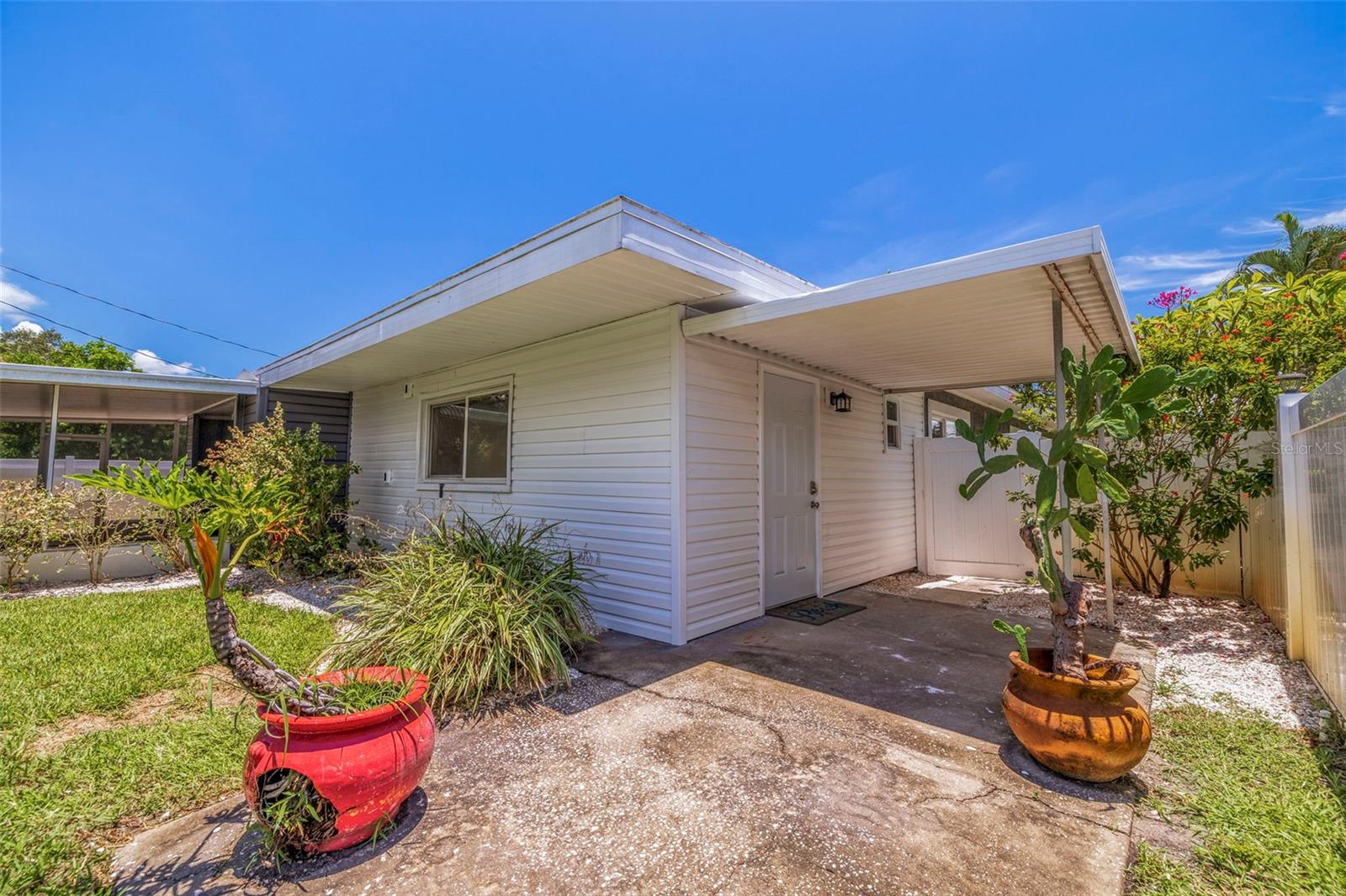 4134 HUNTINGTON ST NE