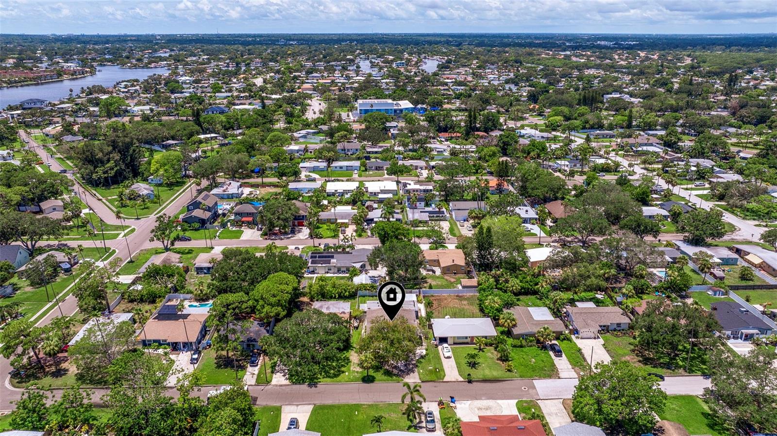 4134 HUNTINGTON ST NE