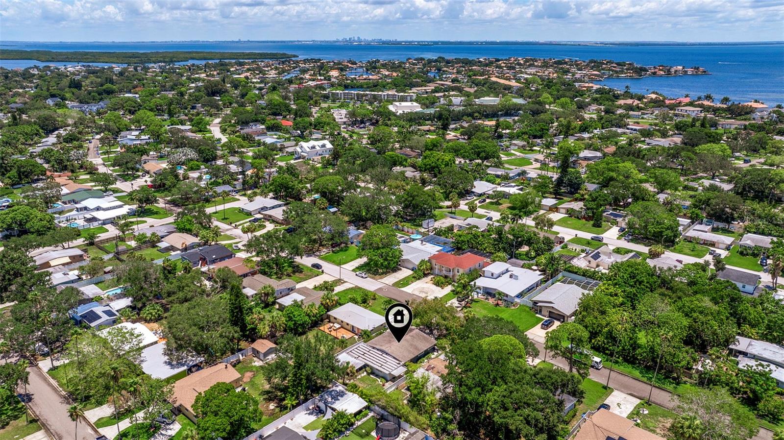 4134 HUNTINGTON ST NE