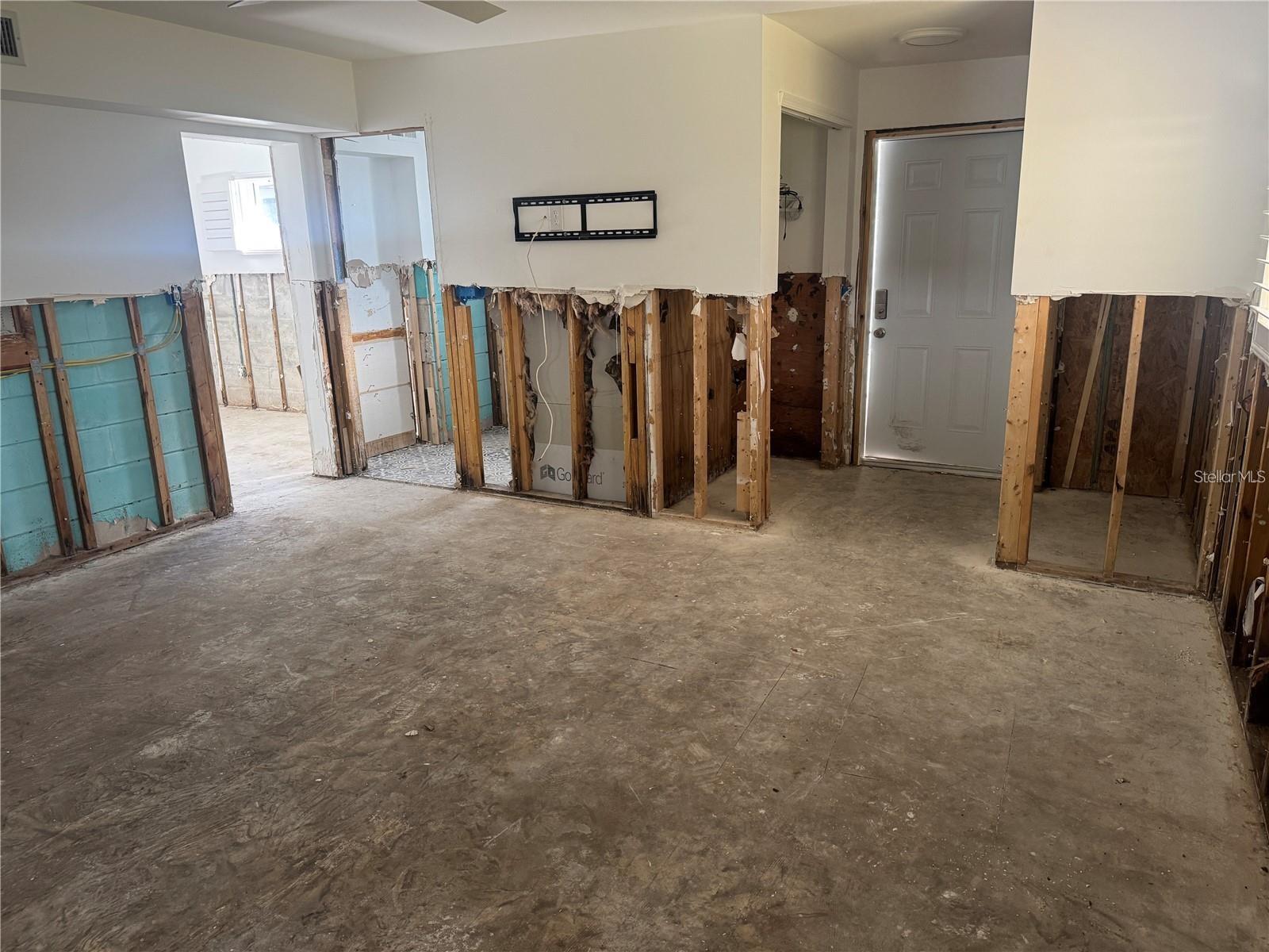 4134 HUNTINGTON ST NE