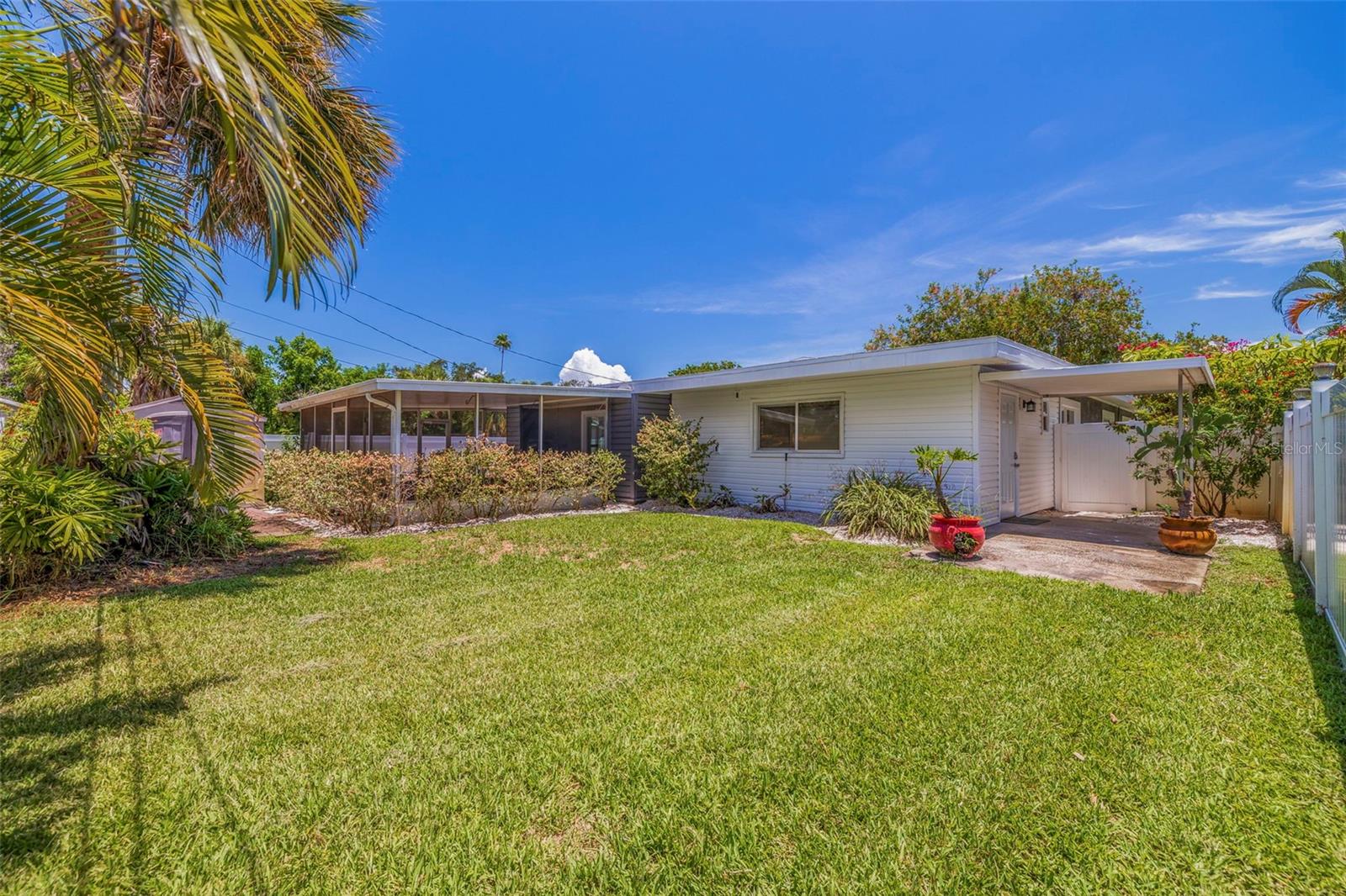 4134 HUNTINGTON ST NE