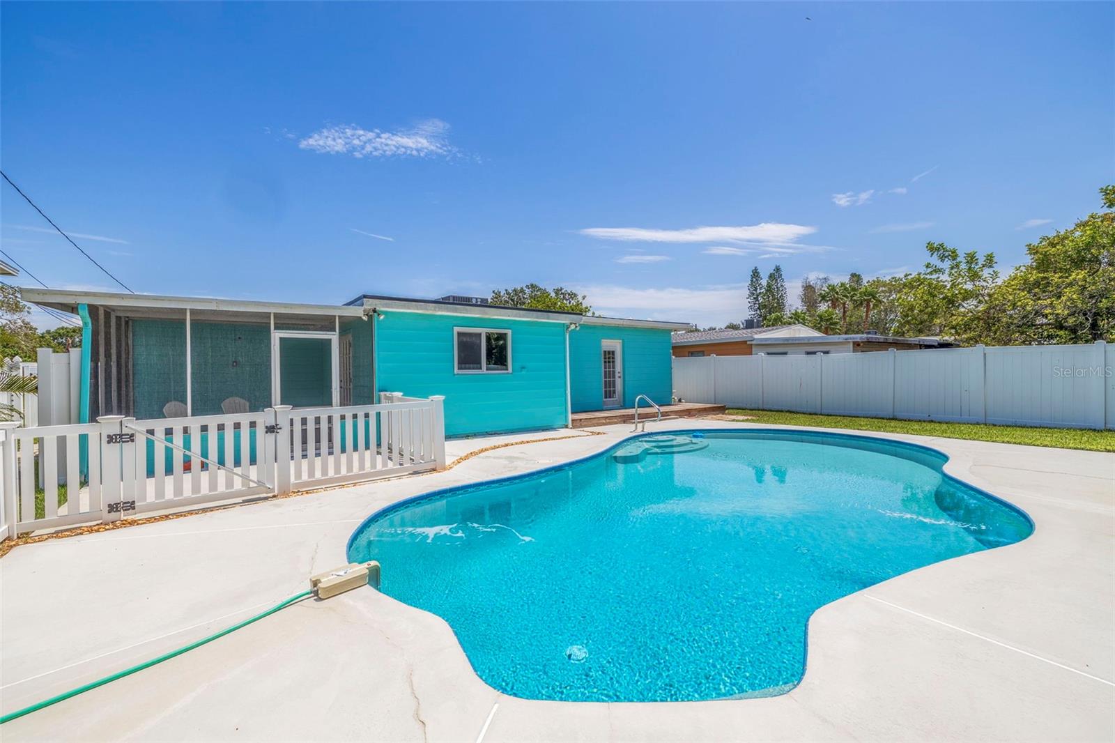 4010 HUNTINGTON ST NE