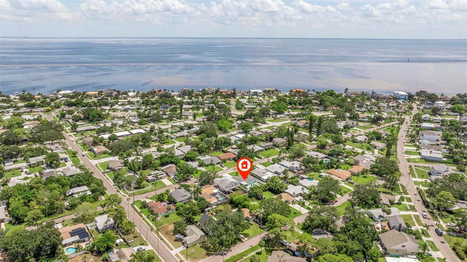 4010 HUNTINGTON ST NE