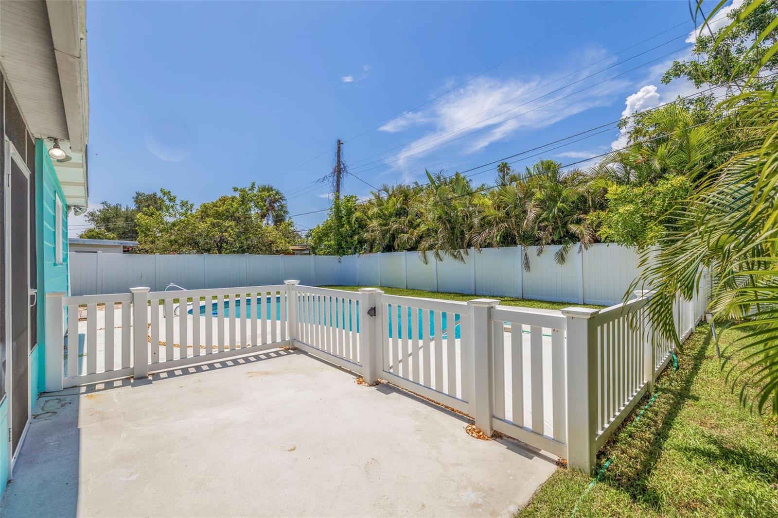 4010 HUNTINGTON ST NE