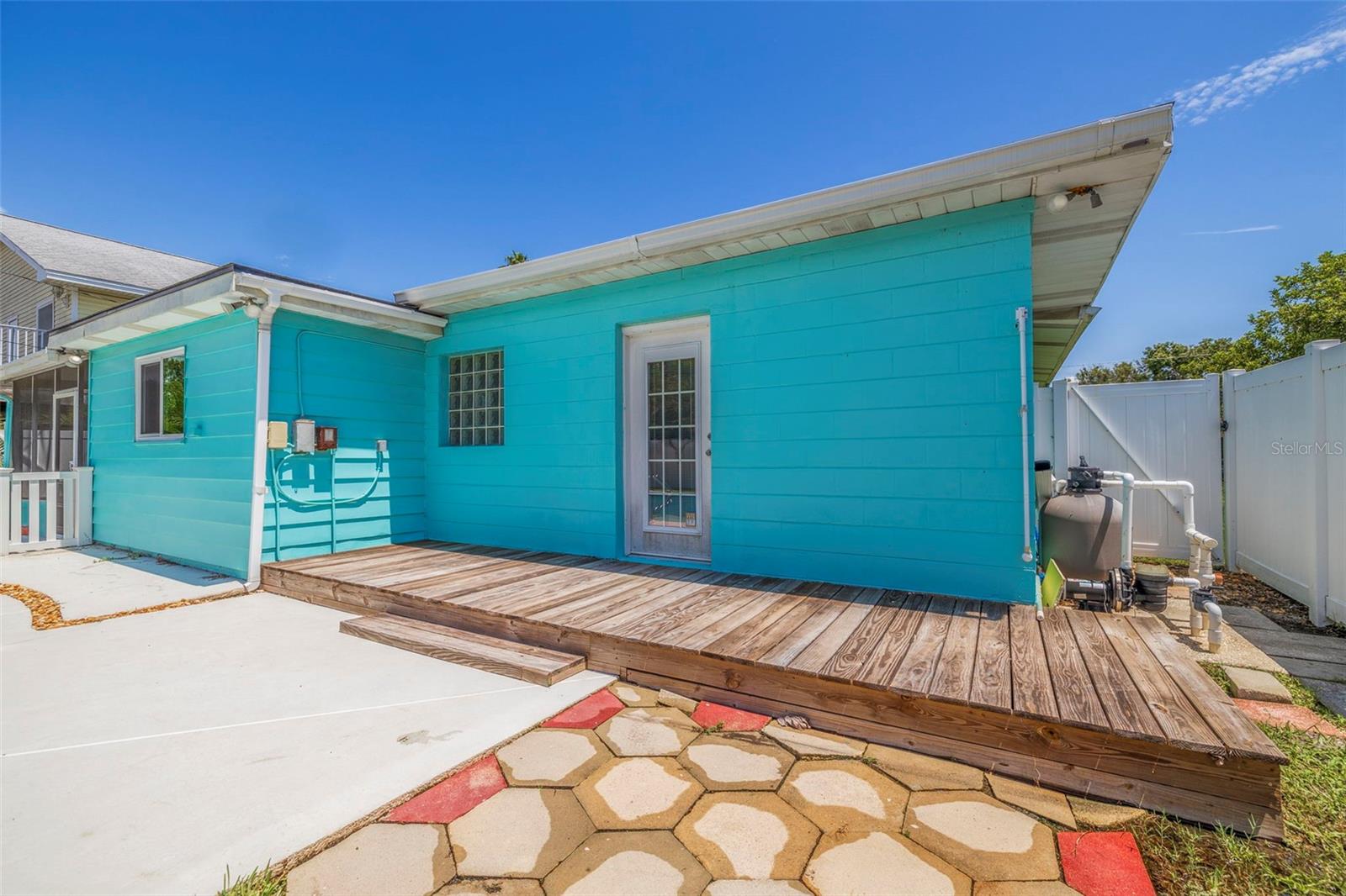 4010 HUNTINGTON ST NE