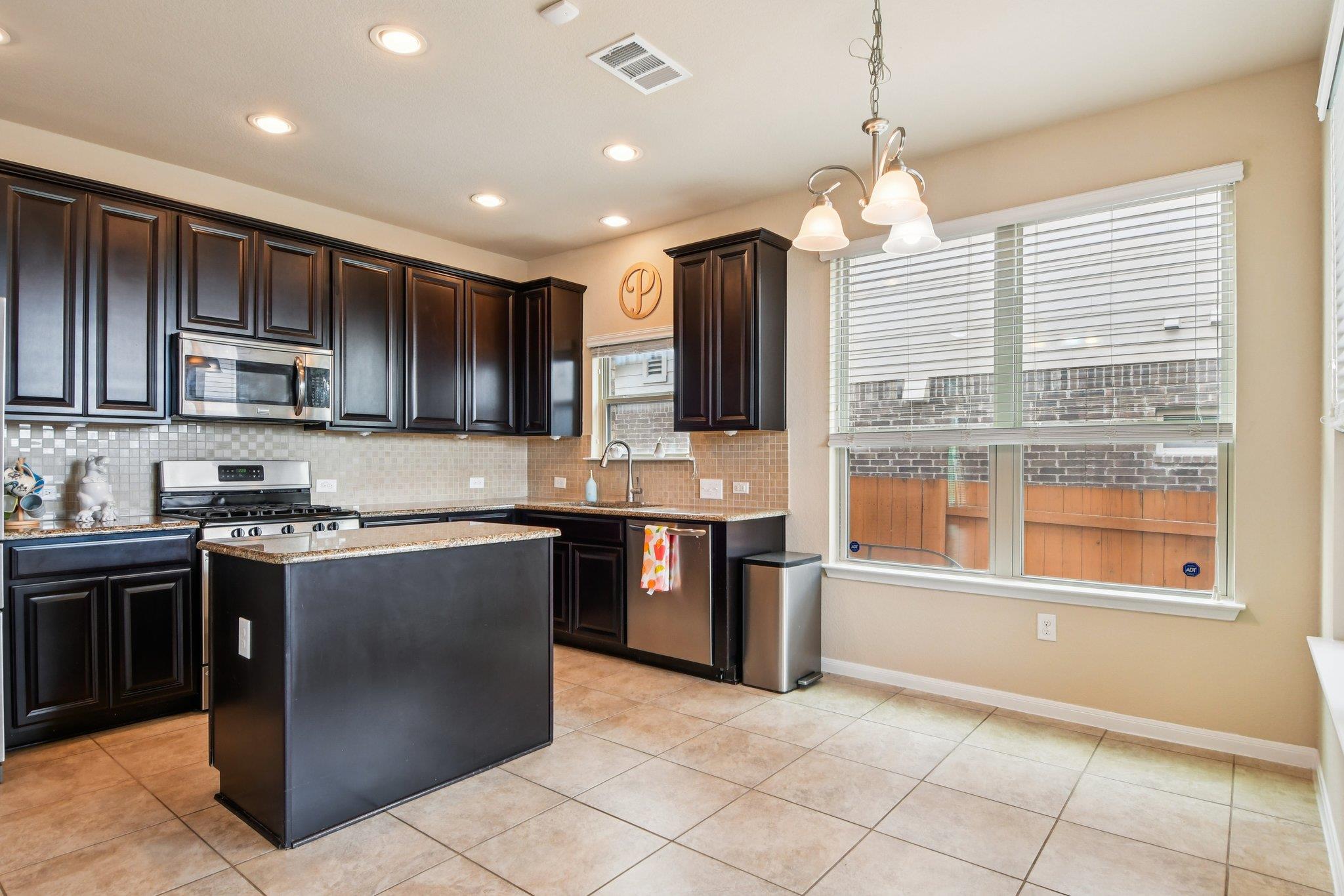 125 Checkerspot CT
